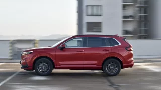 Budíček pro velká evropská SUV. Honda CR-V jezdí skvěle a cenovkou není daleko od konkurence