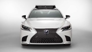 Autonomní vůz TRI-P4 Lexus