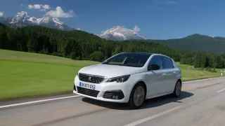 Vylepšený Peugeot 308 ve verzi hatchback 1