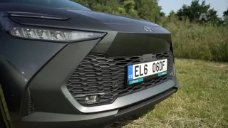 Recenze Toyoty C-HR HEV a PHEV