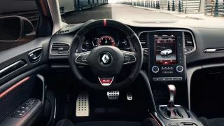 RENAULT MÉGANE R.S. interiér 2