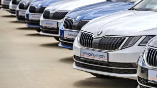 Češi holdují ojetinám a spalovacím motorům. Průzkum odhalil realitu v Česku