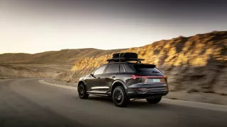 Audi Q8 e-tron edition Dakar