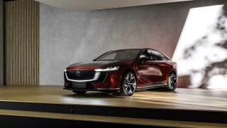 Nová Mazda 6e s pohonem zadních kol má první cenu. Konkuruje populární Tesle Model 3