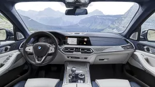 BMW X7 interiér