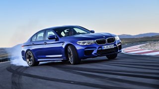 Nové BMW M5 oficiálně. Lehčí a silnější!