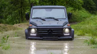 Mercedes-Benz G 350 d Professional je v terénu abs