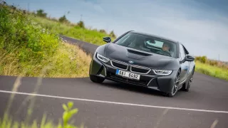 Provětrali jsme hybridní BMW i8 v edici Protonic F