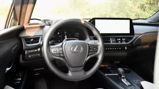 Lexus UX 300h