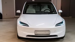 Tesla Model 3 Highland