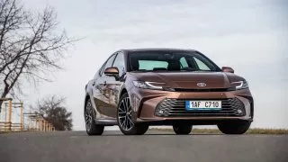 Test Toyota Camry 2024