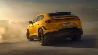 Drahých policejních aut není nikdy dost, řekli si v Dubaji a přidali do flotily Lamborghini Urus Performante