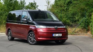 Cena přes dva miliony korun a motor ze sportovních aut. I takový Volkswagen Multivan se prodává