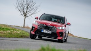 První dojmy: Nové BMW X2 je lepší a prostornější. Elektromobil je za podobnou cenu jako benzin