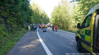 Nehoda Ford Mustang a Škoda Rapid