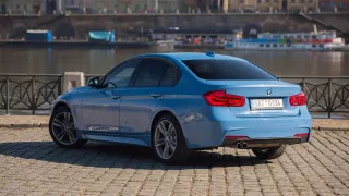 BMW 330i s dvoulitrovým čtyřválcem 13