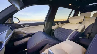 BMW X7 ZeroG Lounger