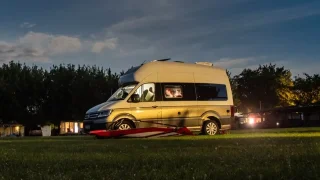 Dvouměsíční kojenec na výletě: Naložili jsme nejmenšího člena redakce do Grand Californie a vyrazili