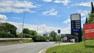 Levnější než ONO a téměř bez front. Nová čerpací stanice zůstává pro mnoho řidičů stále ukryta
