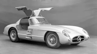 Mercedes vydražil vzácný model 300 SLR Uhlenhaut Coupé. Ten se stal nejdražším autem na světě