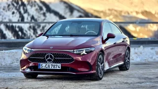 Řídili jsme nový Mercedes-Benz CLA s benzinovým motorem. Je to skvělé auto za přijatelné peníze