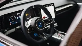 Alpine A390