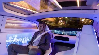 Mercedes-Benz F 015 Luxury in Motion - Obrázek 21