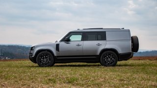 Test: Land Rover Defender Outbound je skvělé auto na spaní i cestování. Chyby se ale najdou