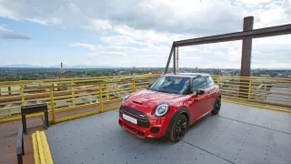 MINI John Cooper Works nad Ostravou