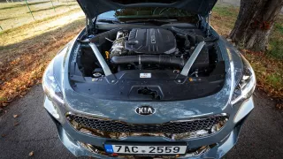 Kia Stinger exteriér 32