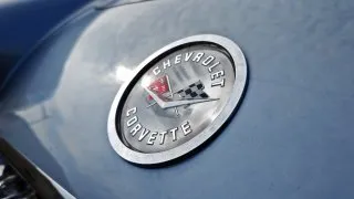 Ford Mustang a Chevrolet Corvette