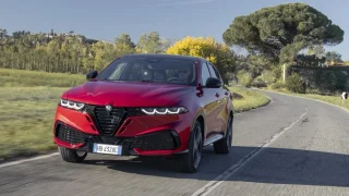 Automobilová kráska jezdí ještě o něco lépe. A díky nové vychytávce si řidiče omotá kolem ruky