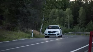 Nová Škoda Octavia RS 245 v pohybu. 14