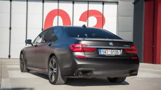 BMW 750Ld je limuzína za 4 miliony 4