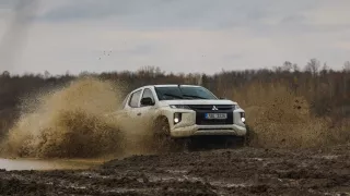 Mitsubishi L200 se projevilo jako pracant, švihák i drsňák do terénu. Testovali jsme tři různé verze