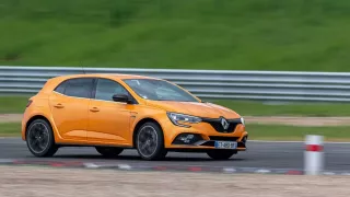 RENAULT MÉGANE R.S. na okruhu 1