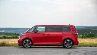 Když nafta za 50 Kč řidiče nezajímá. VW ID. Buzz je čím dál zajímavější alternativou k Multivanu