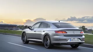 Volkswagen Arteon už si můžete koupit 4