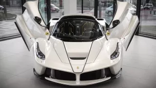 První LaFerrari Aperta je Česku! Stojí desítky mil