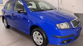 V Česku se prodává Škoda Fabia s nájezdem 2000 kilometrů. Z ceny se vám protočí panenky