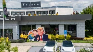 Protest, Tesla