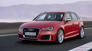 Audi RS3 je na ledě jako doma - Obrázek 1