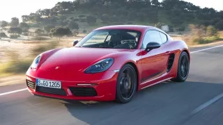 Nejoblíbenější modely Porsche končí s benzinem. Technologii čeká rychlá smrt