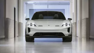 Porsche Mission E Cross Turismo 