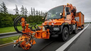 Mercedes-Benz - Unimog