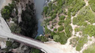 Hloubka může být až 100 metrů