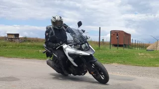 Test Suzuki V-Strom 1050: Motocyklové SUV připomíná sestřičku Vitaru ze světa na čtyřech kolech