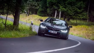 Provětrali jsme hybridní BMW i8 v edici Protonic F