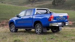 Toyota Hilux - Obrázek 2