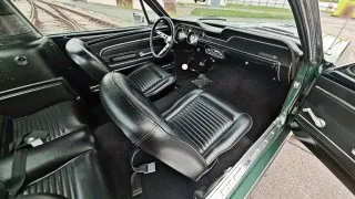 Ford Mustang a Chevrolet Corvette